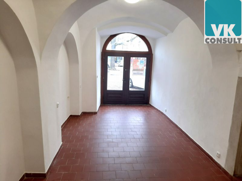 Pronájem - obchodní prostory na náměstí - Litomyšl