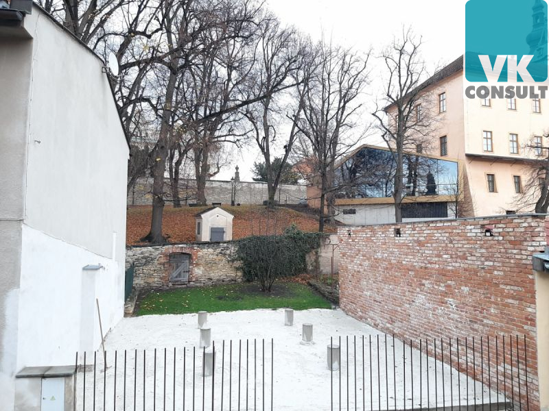 Pronájem - prostor k bydlení 2+kk (69 m2) +terasa - Litomyšl