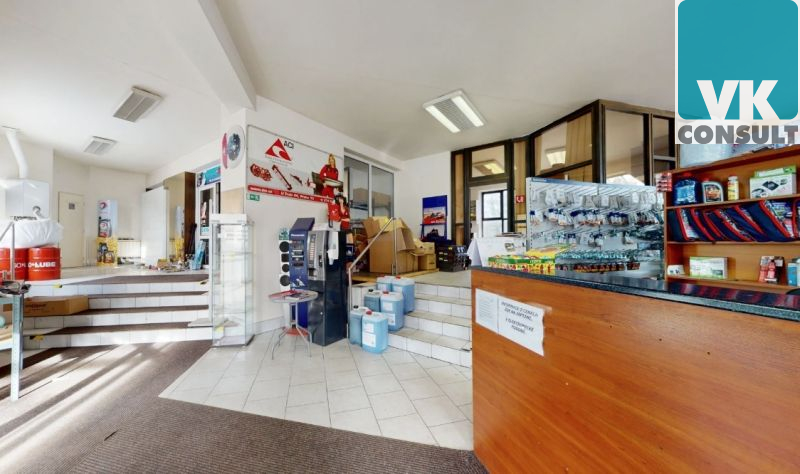 Pronájem - komerční prostory 323 m2 - Kpt. Jaroše 