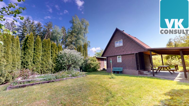 Prodej dřevěné chaty se zahradou 360 m2 v Opatově 