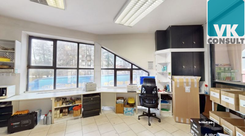 Pronájem - komerční prostory 323 m2 - Kpt. Jaroše 