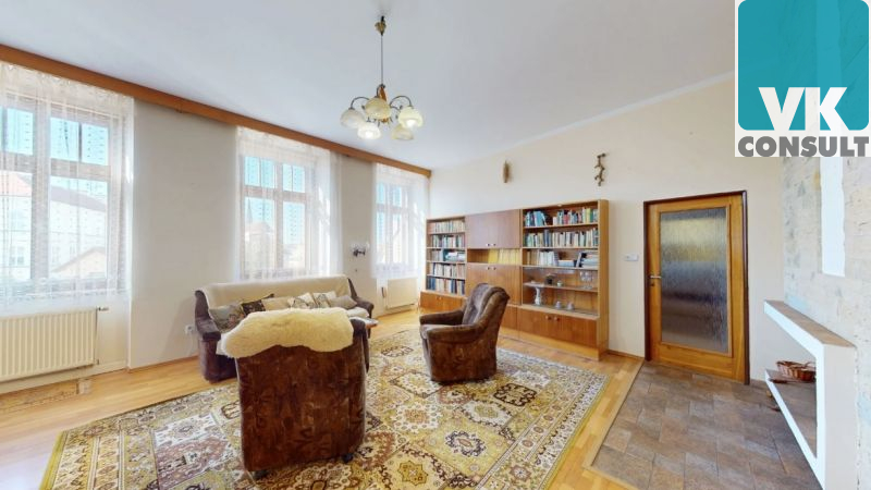 Prodej - zděný byt 3+1 s ateliérem - T. Novákové -