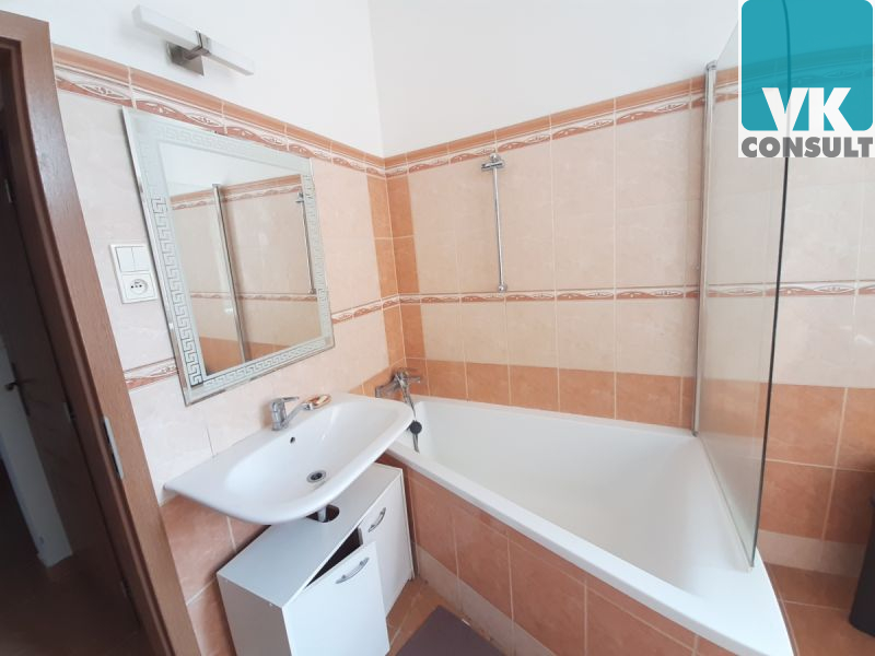 Pronájem - atraktivní prostorný byt 4+kk v centru 