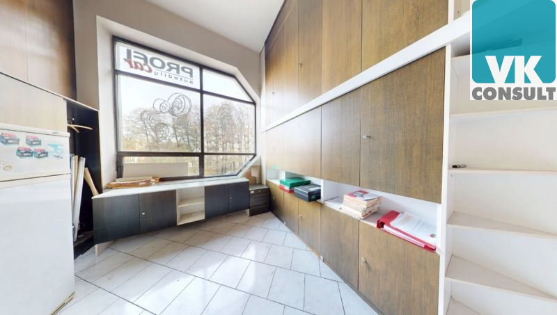 Pronájem - komerční prostory 323 m2 - Kpt. Jaroše 