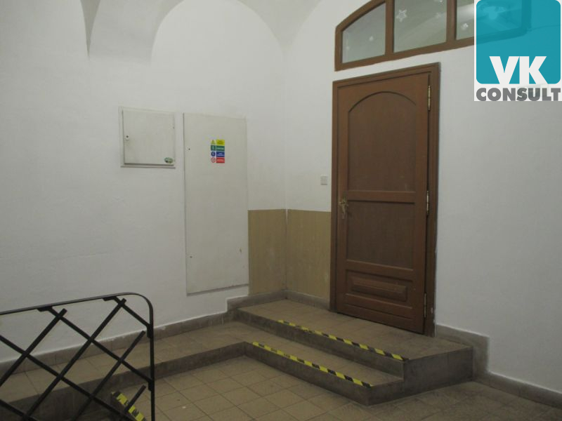 Pronájem - obchodní prostory na náměstí - Litomyšl