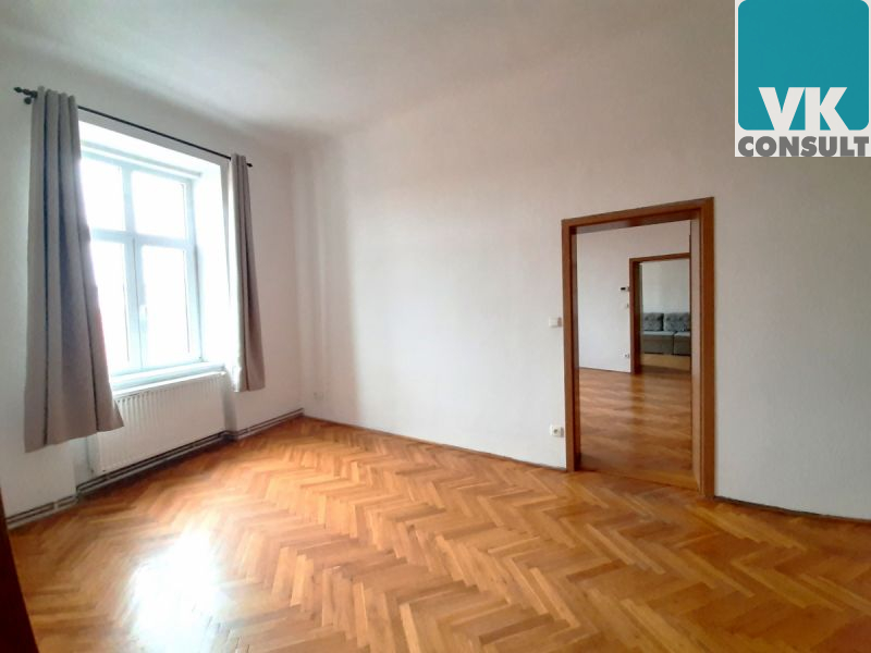 Pronájem - atraktivní prostorný byt 4+kk v centru 