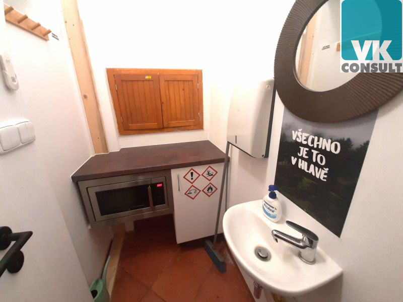 Pronájem - obchodní prostor 15 m2 v centru města Litomyšl
