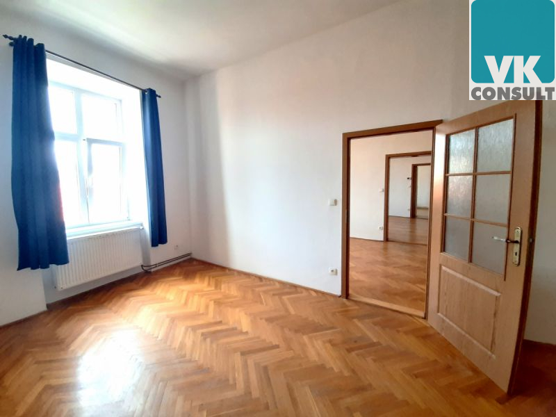 Pronájem - atraktivní prostorný byt 4+kk v centru 