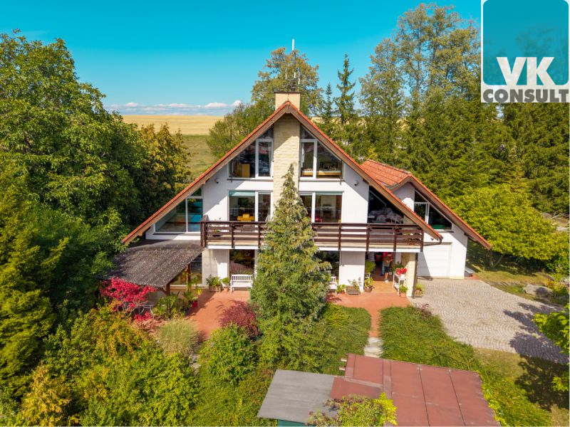 Prodej - rodinná vila s pozemky 2862 m2 - Litomyšl
