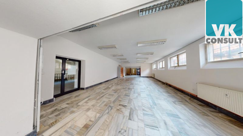 Pronájem - obchodní prostory 167 m2 ve II.NP v centru - Litomyšl