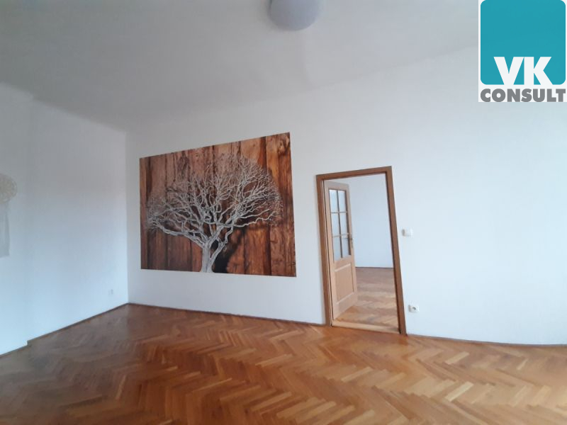 Pronájem - atraktivní prostorný byt 4+kk v centru 