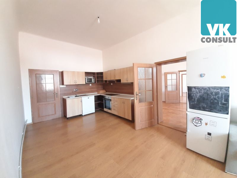 Pronájem - atraktivní prostorný byt 4+kk v centru 