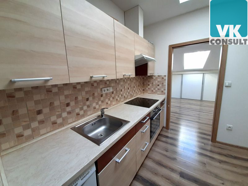 Pronájem - moderní byt 1+1 v centru - Litomyšl