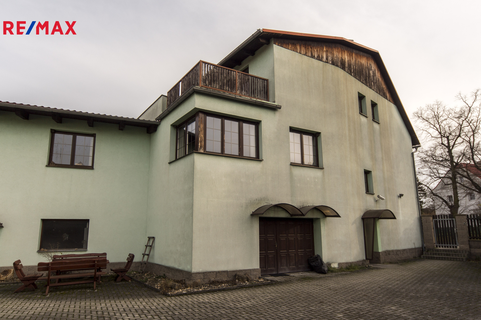 Pohled na dům ze dvora