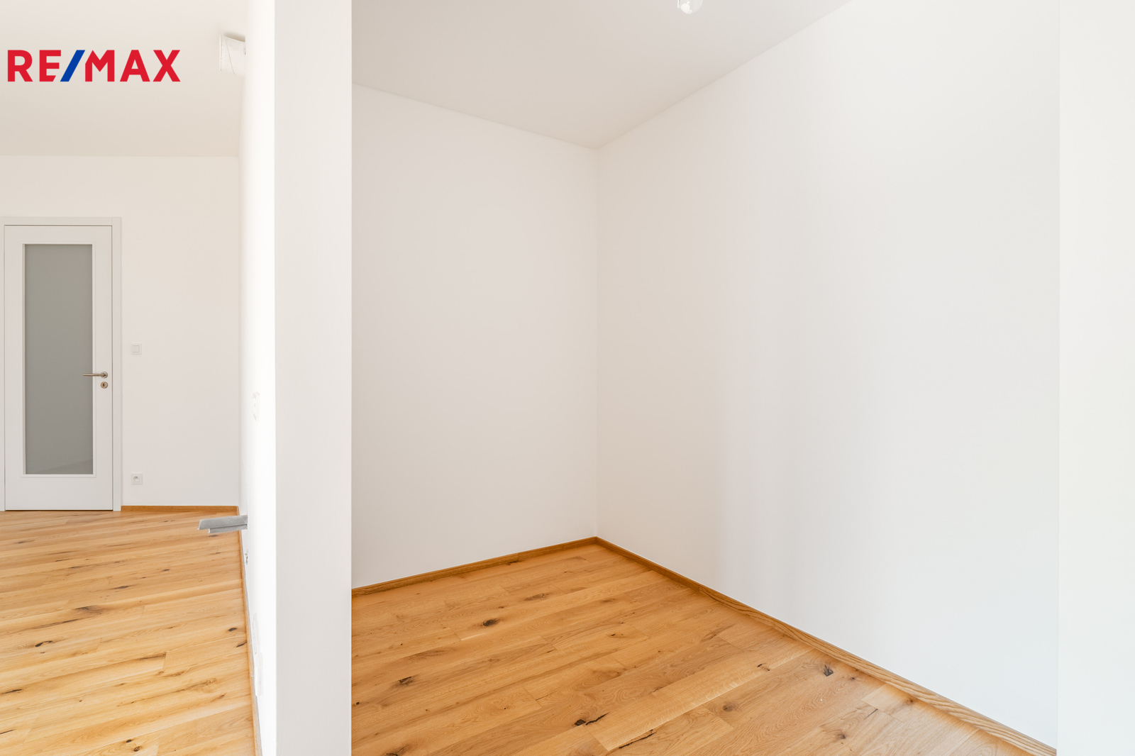 Šatna/ložnice/pracovna