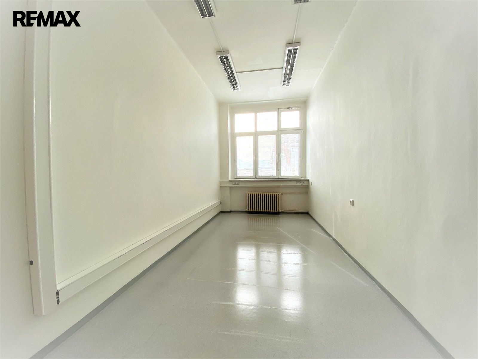 kancelář malá 25 m2