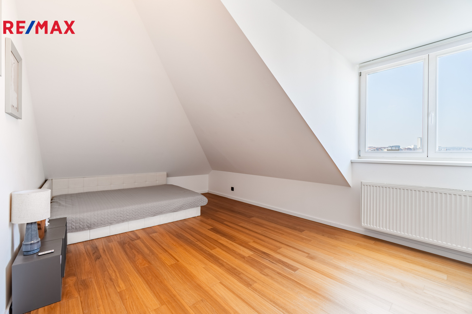 Pokoj / dětský pokoj / pracovna