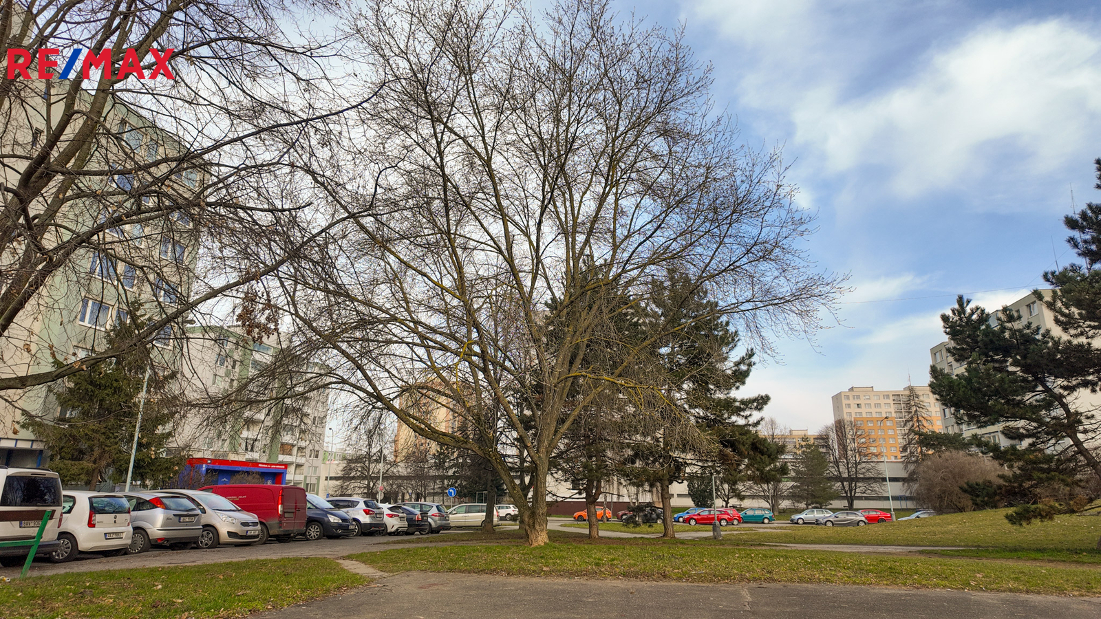 Okolí před domem 2