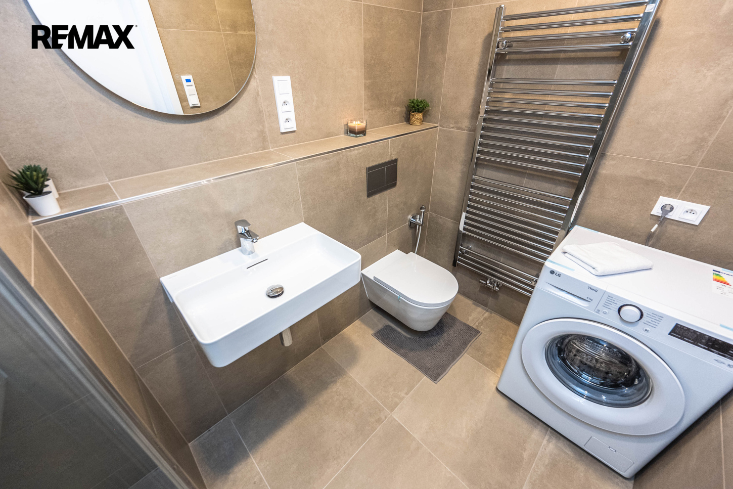 WC s bidetovou sprchou