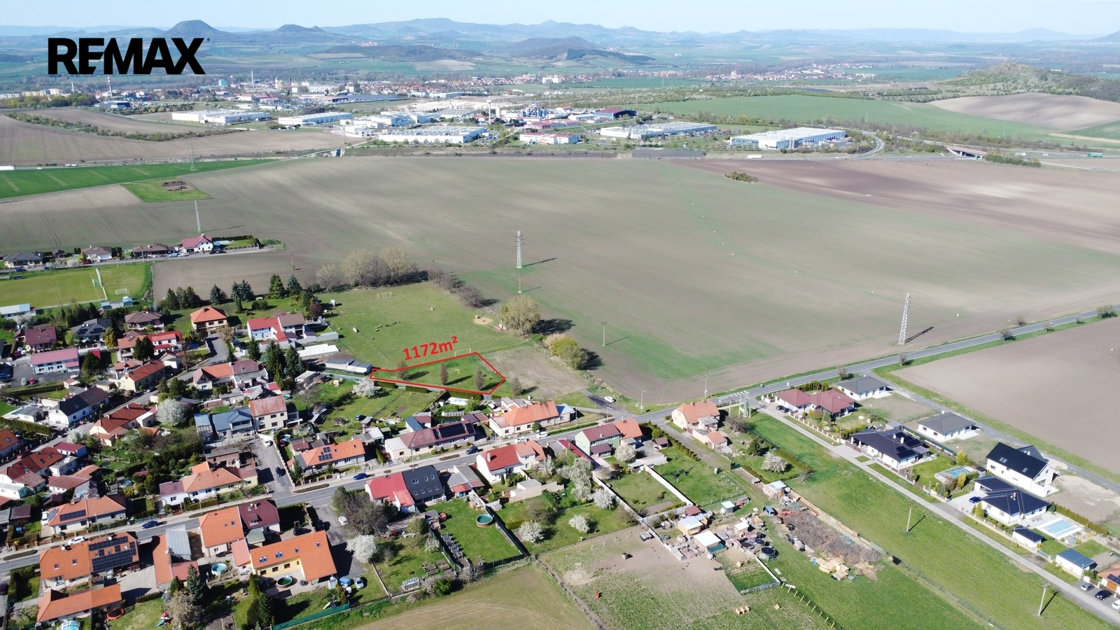 pozemek z dronu