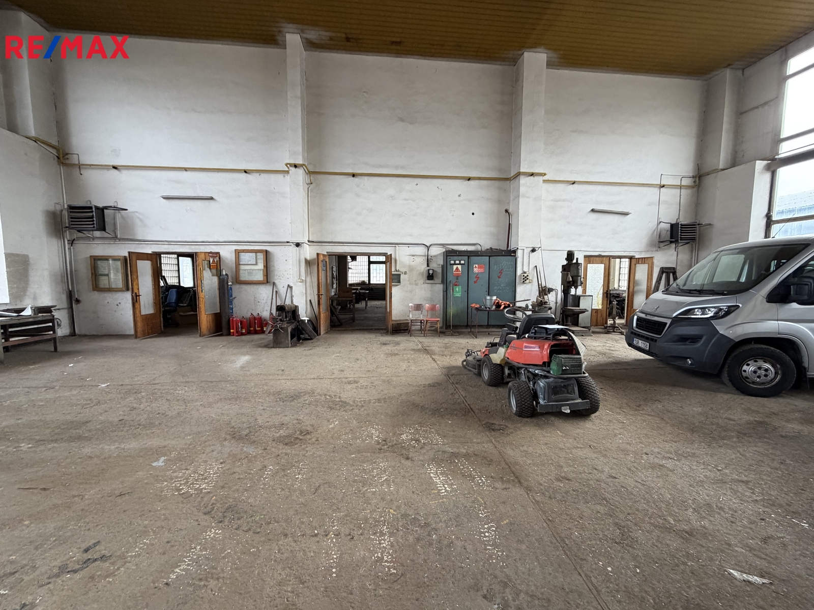 pohled na tři samostatné prostory