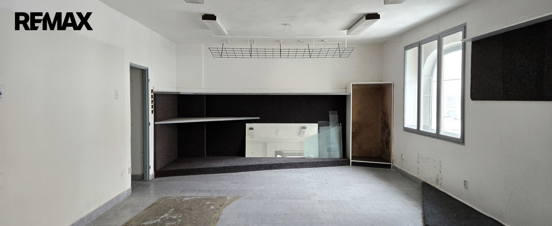 nebytový prostor - bývalý obchod