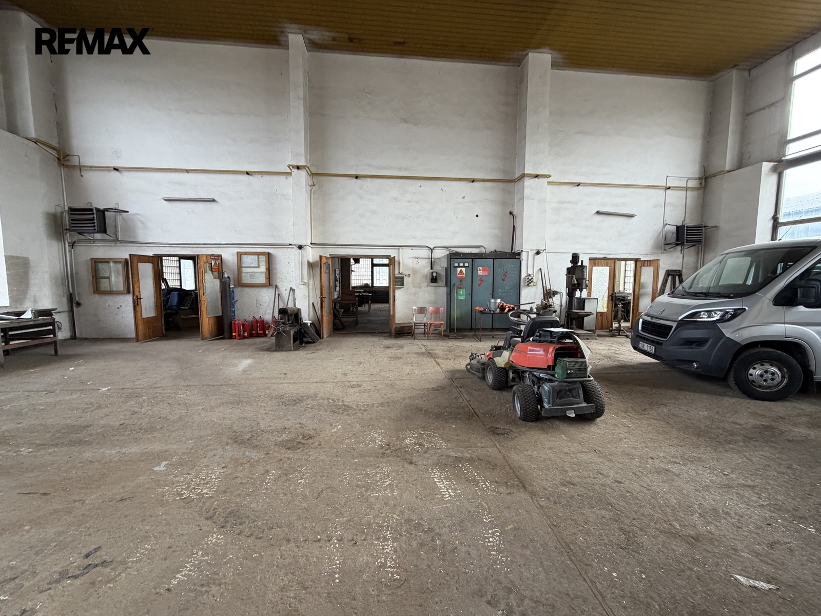 pohled na tři samostatné prostory