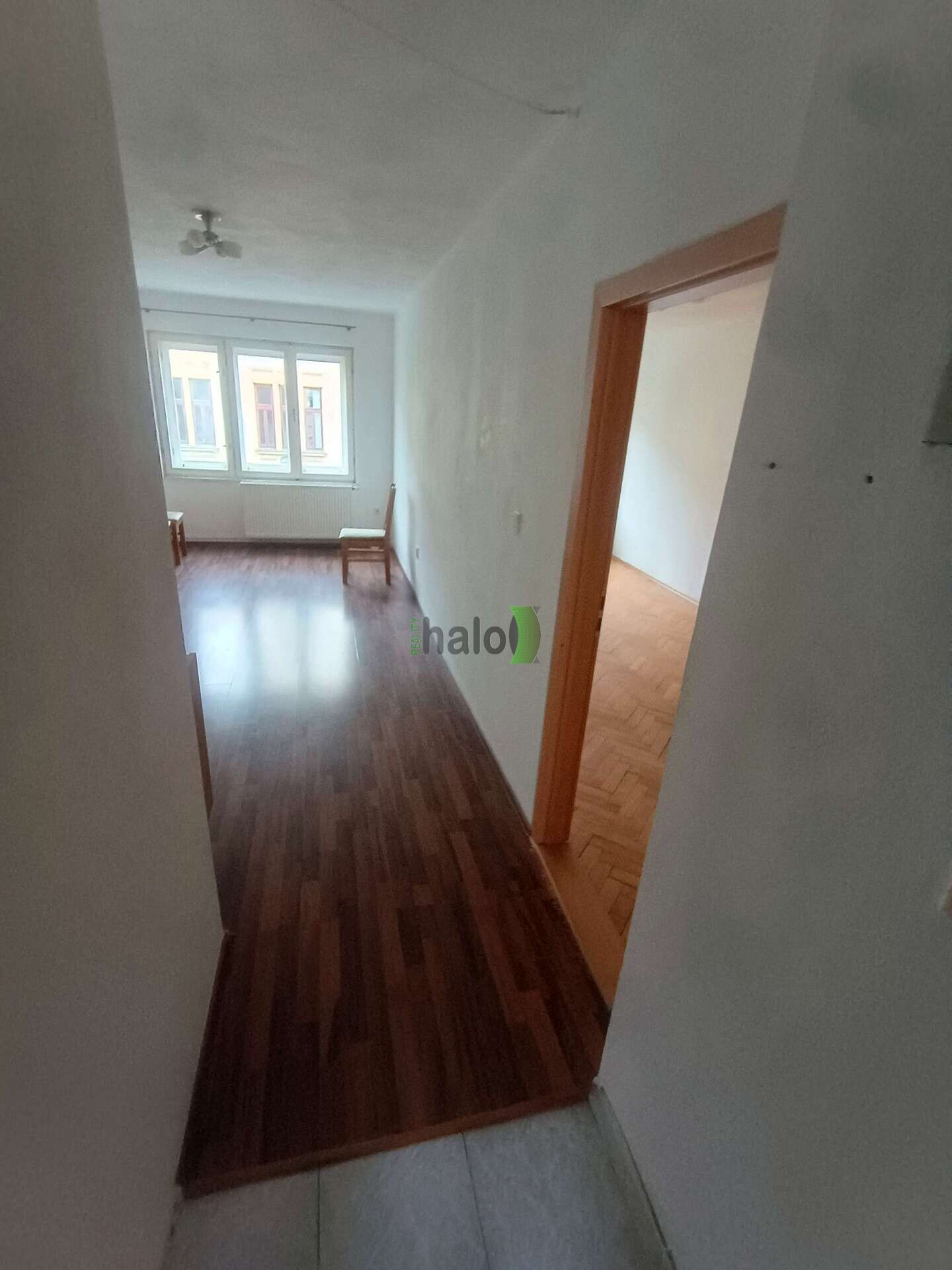 zděná kolna na zahradě