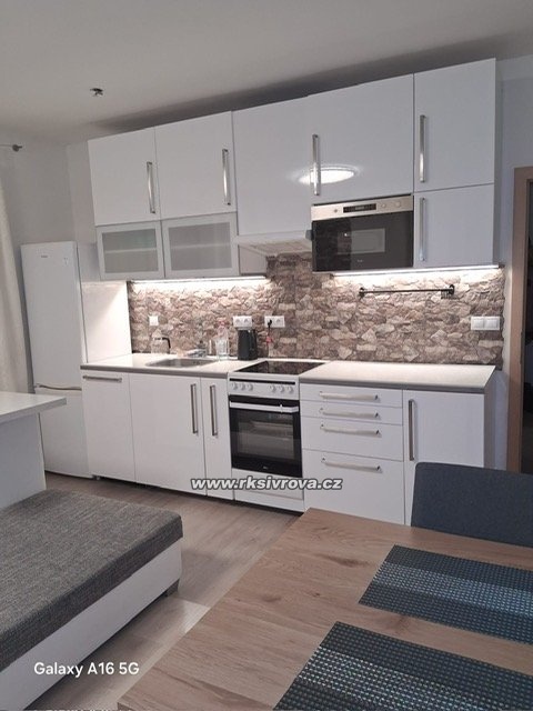 67f43021-2755-4326-aa09-6fbbb57cf8b0