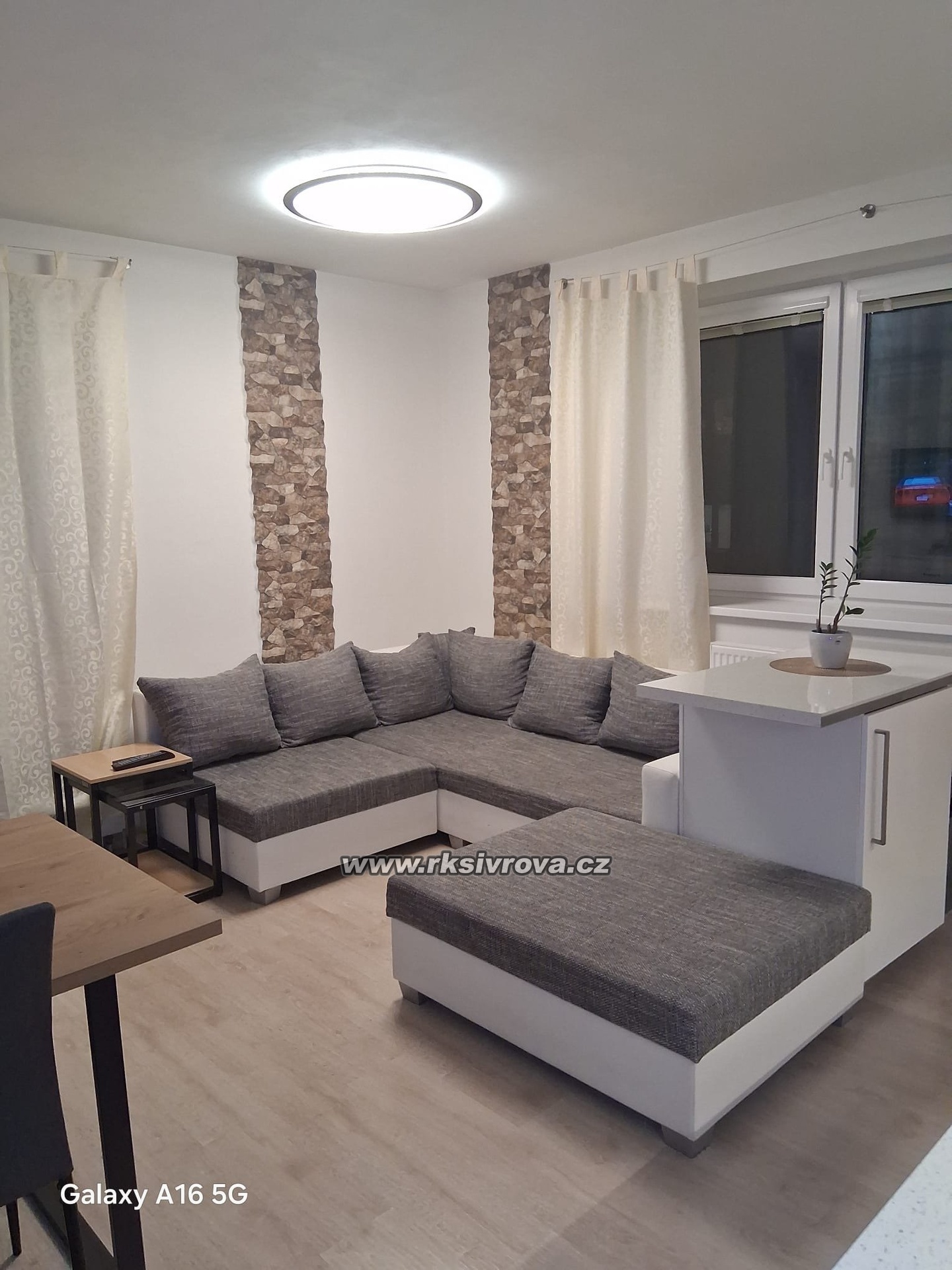 e674903b-8774-4473-b22b-108fd8ba344a