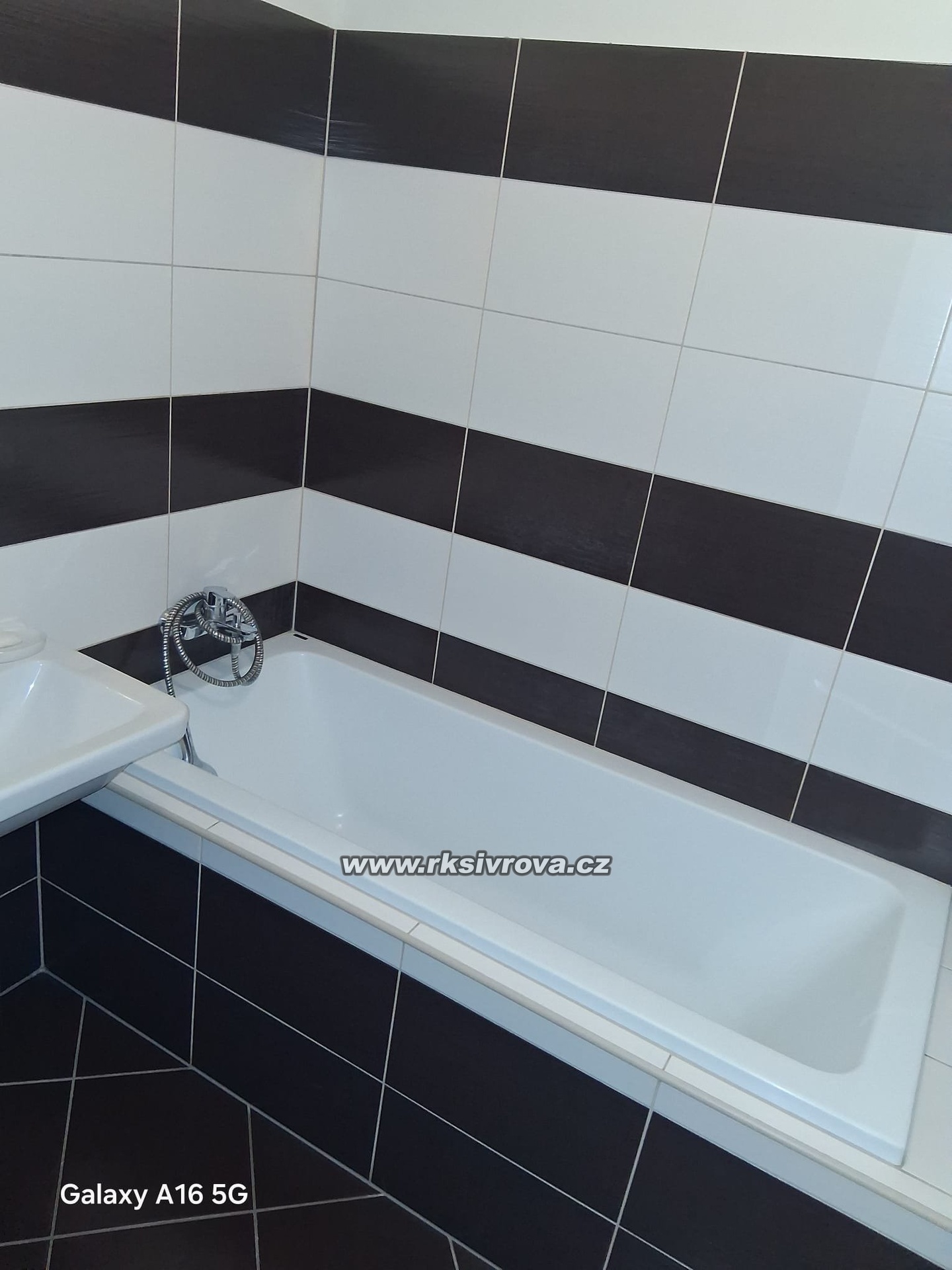 11ba1b1f-8cef-4121-9403-e251db8d64b7