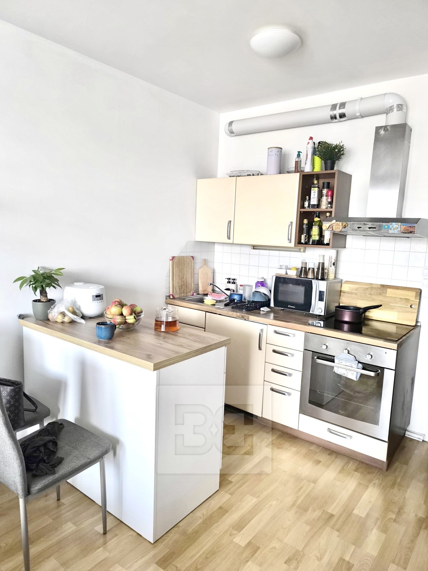 2b00ebf0-6ced-4946-9846-220a458eeb31