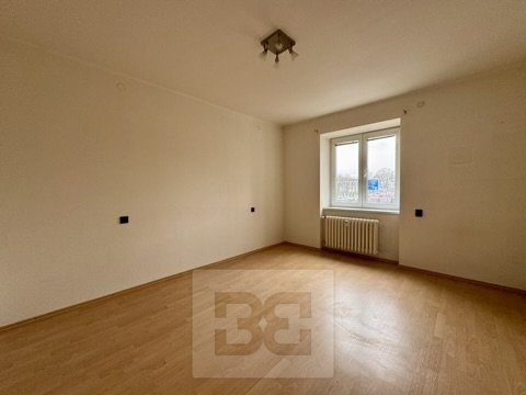 AC51BA5A-27FB-4F42-B7BE-4AD0B63E5049_4_5005_c