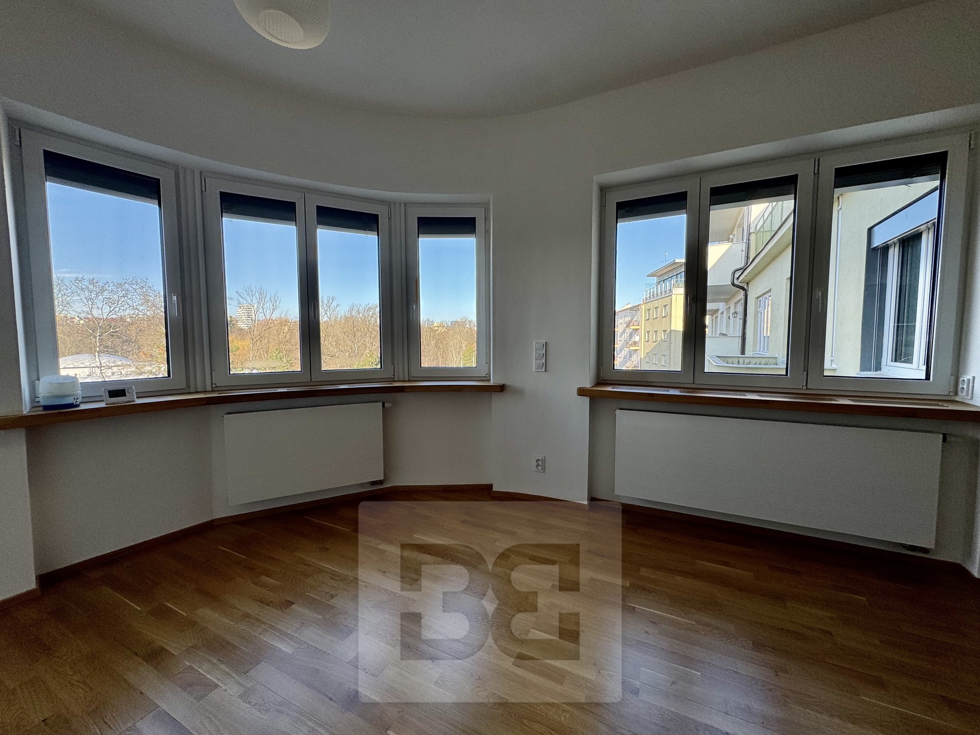 924D4A6F-1DCF-462D-BACD-C0CED84DB24F_1_201_a