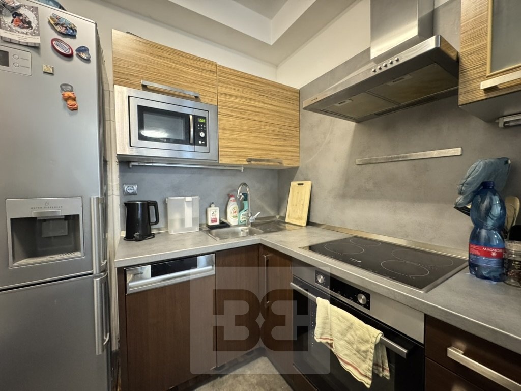 78340EB4-63E3-48F0-AF81-C78767B1D9B4_1_105_c