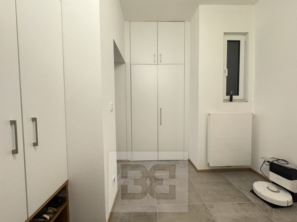 EA9B3EB7-E418-4C91-B481-9DDBFEA58CC9_1_105_c