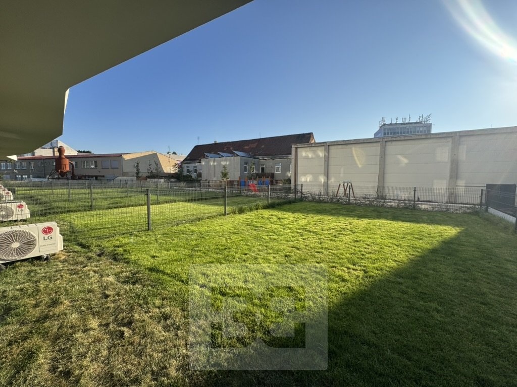 C7E8D310-E0A5-4383-9BF4-15D891B30419_1_105_c