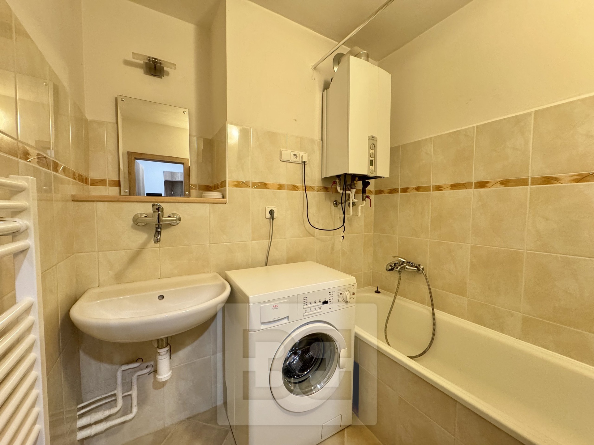 C6305330-A714-4AFA-ACD6-0ACB5799DBBE_1_201_a