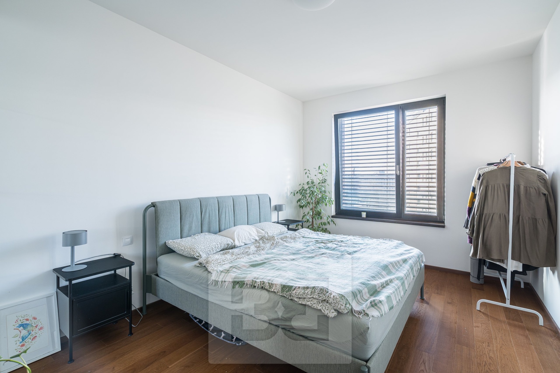 Ložnice - pohled od dveří