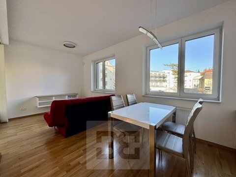 0C7A44F9-801E-40DC-823E-EC9345B81F6B_4_5005_c