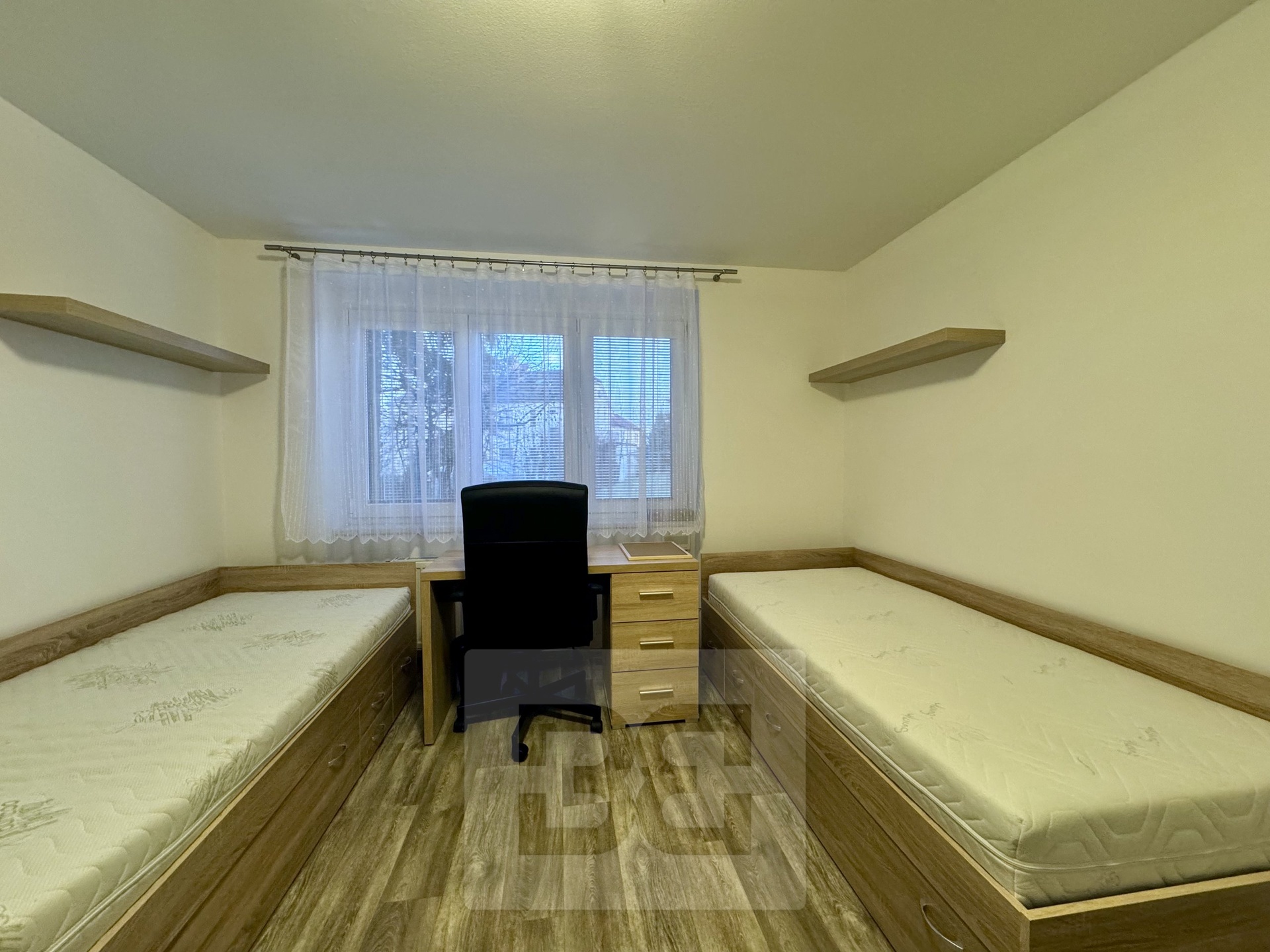 7C8906F8-D7BE-43AD-A437-A4EFDFEE1BB2_1_201_a