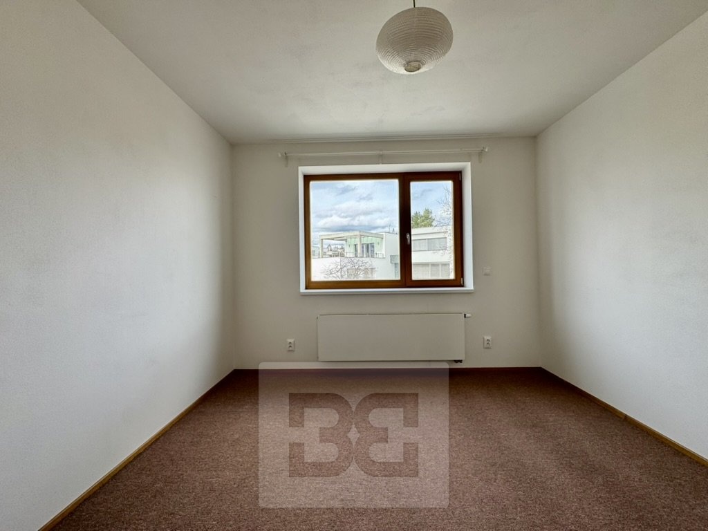 F3D4398C-68EA-4238-8B7C-50C5CACEF8DF_1_105_c