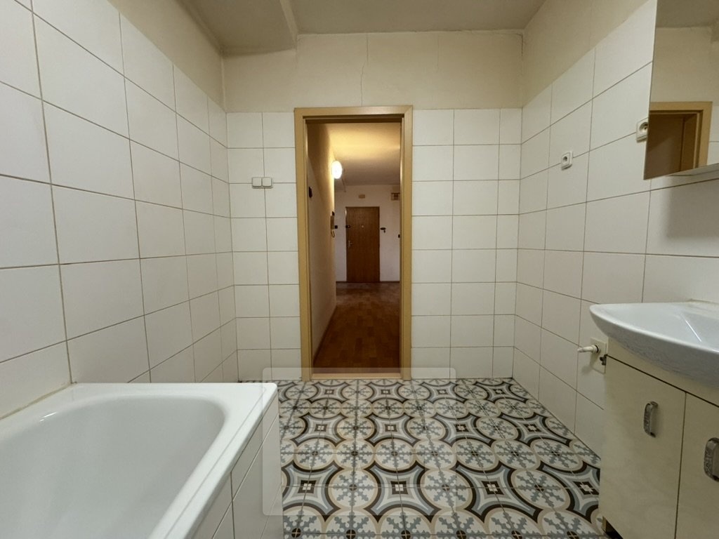 23F419AB-AA8D-43C9-B76E-436260109D12_1_105_c