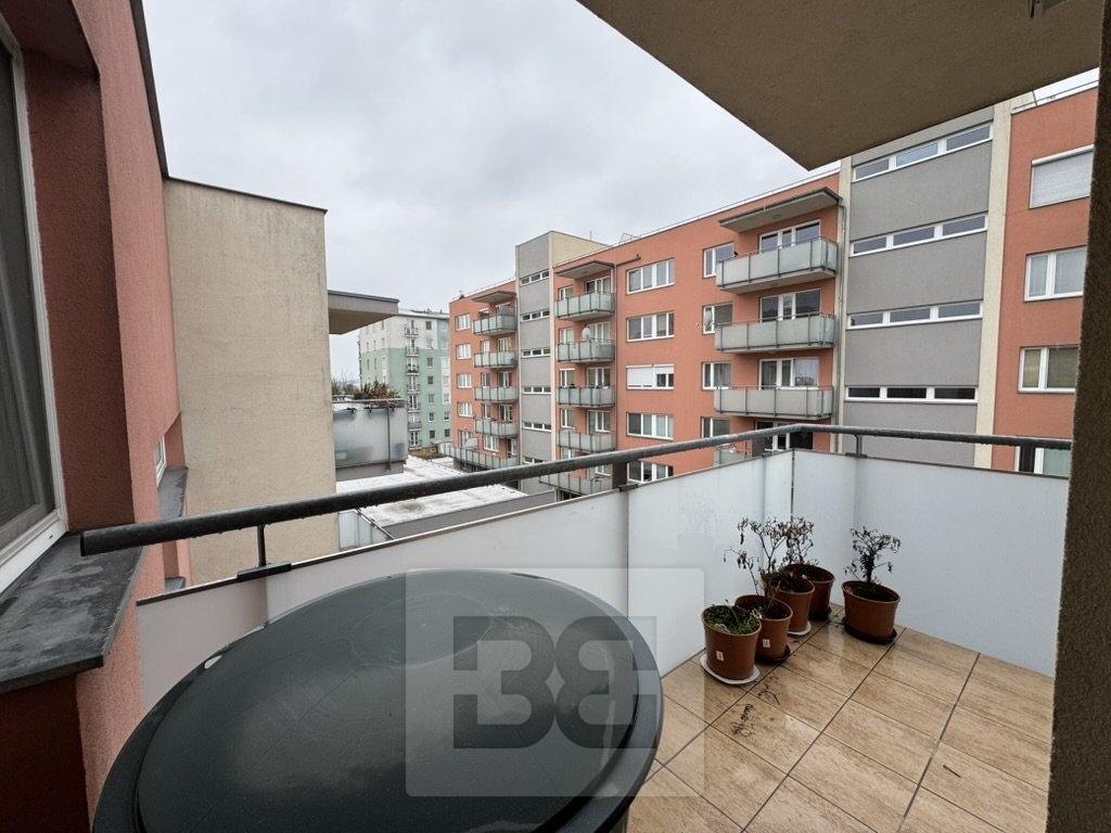 0DC2D6B9-EC1D-40E2-831C-8039DF903671_1_105_c