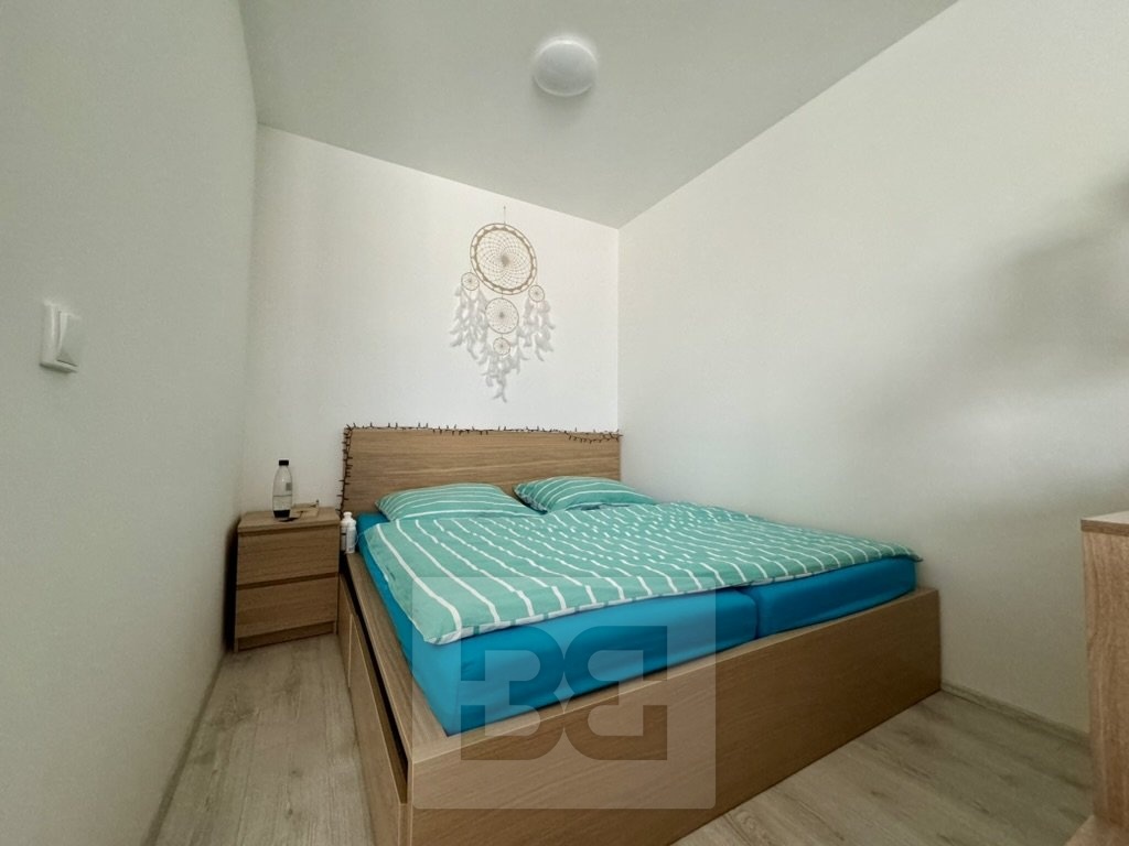 A1D91371-0E44-4145-9BA4-988F0137AFBA_1_105_c