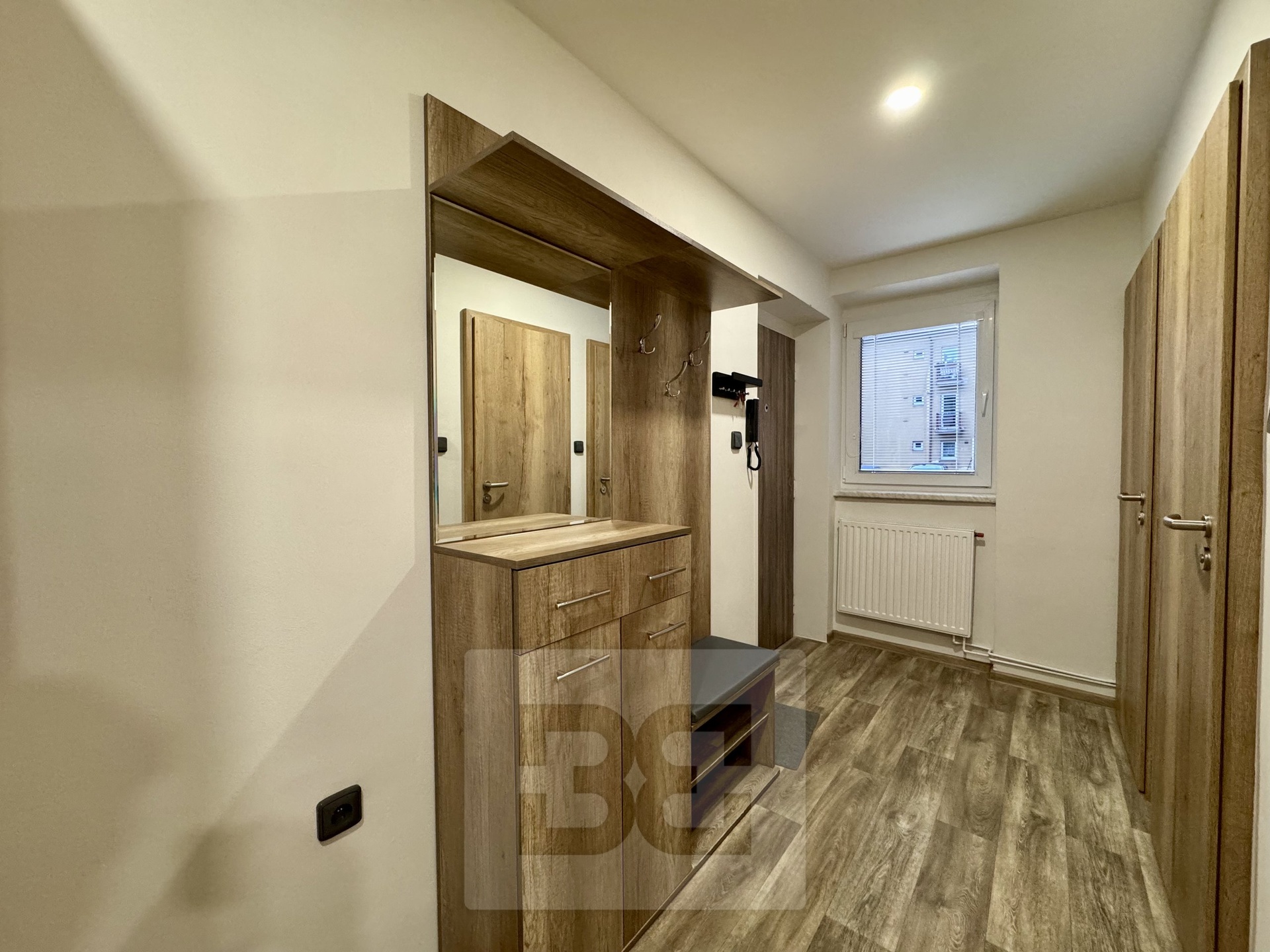 1C940CEB-6AC8-42B4-B796-C8C4591523AF_1_201_a