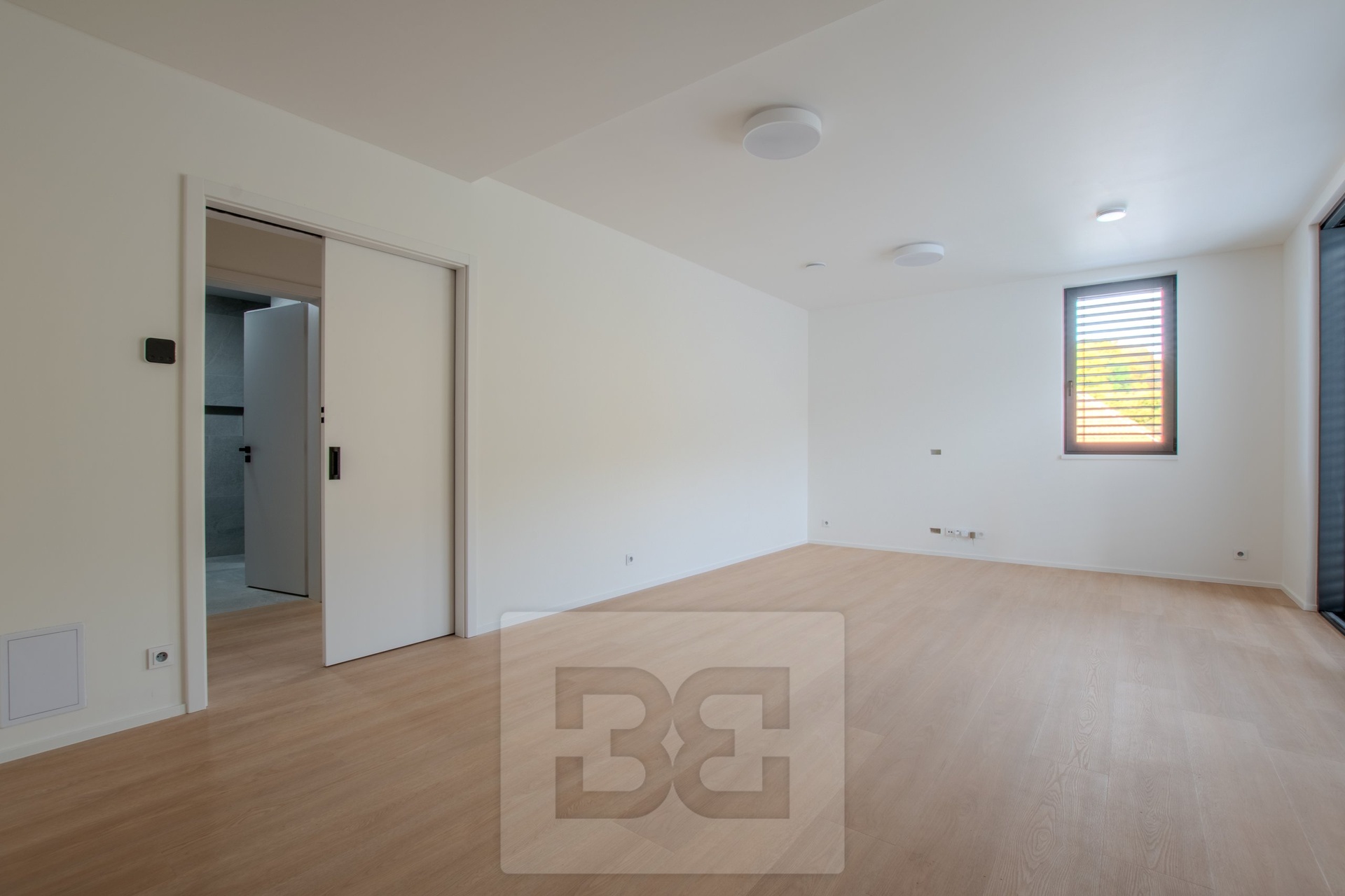 Obývací pokoj - pohled od kuchyně