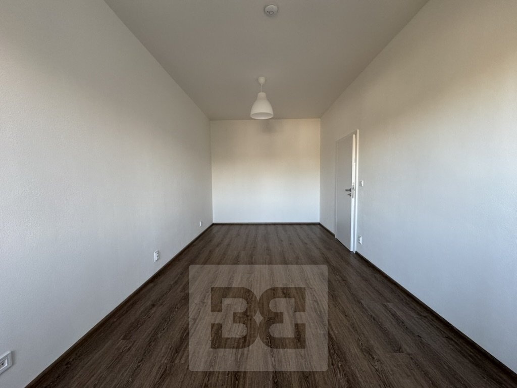 F1D49A07-EE75-4CA9-A90E-44C6B3171103_1_105_c