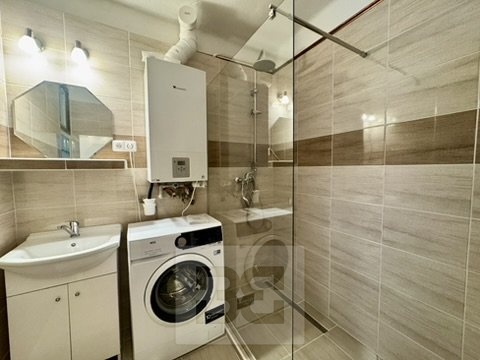 9387ECF7-26A7-4F58-8838-E0434A8FBF44_4_5005_c