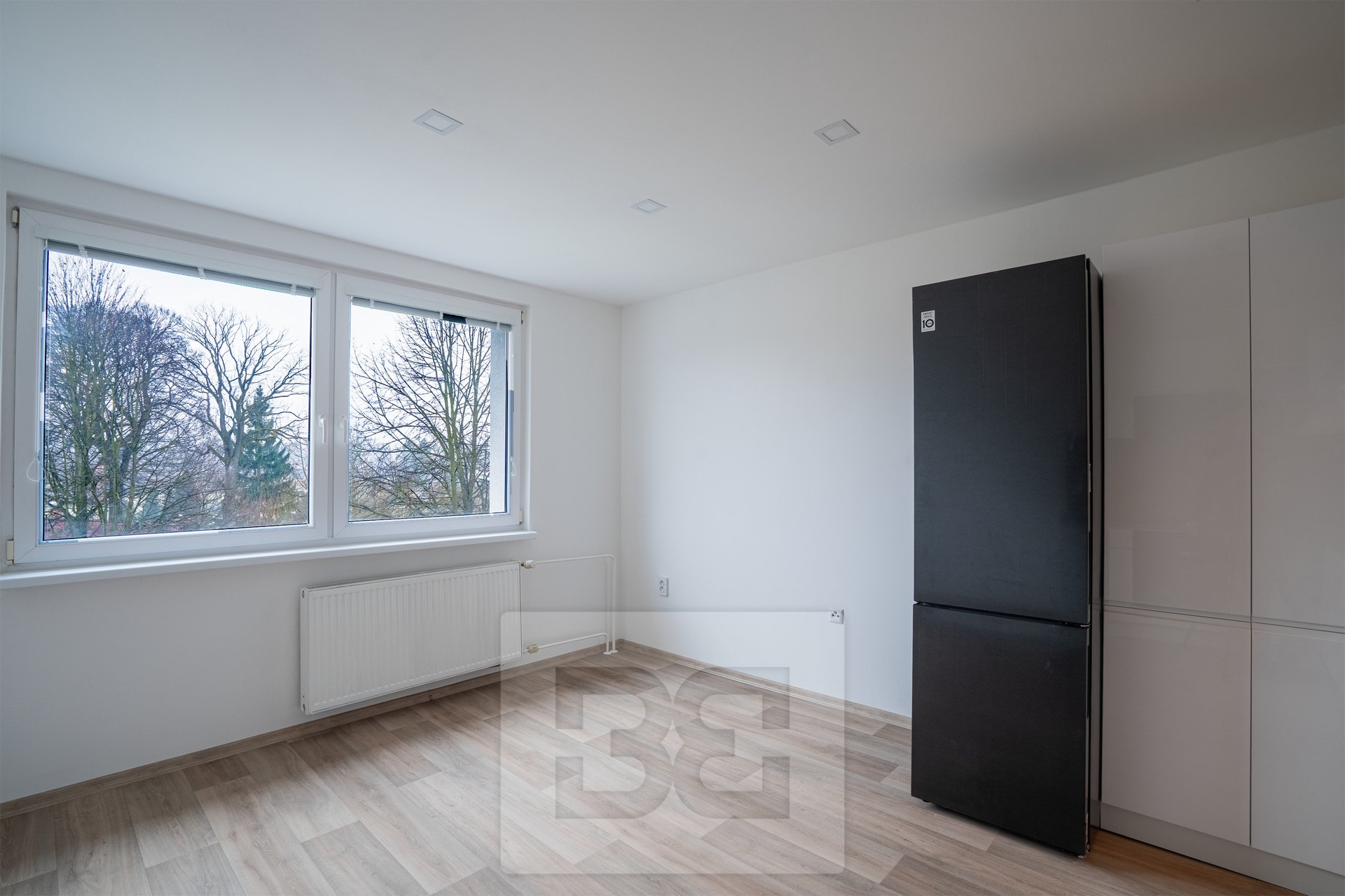 Obývací pokoj s kuchyní